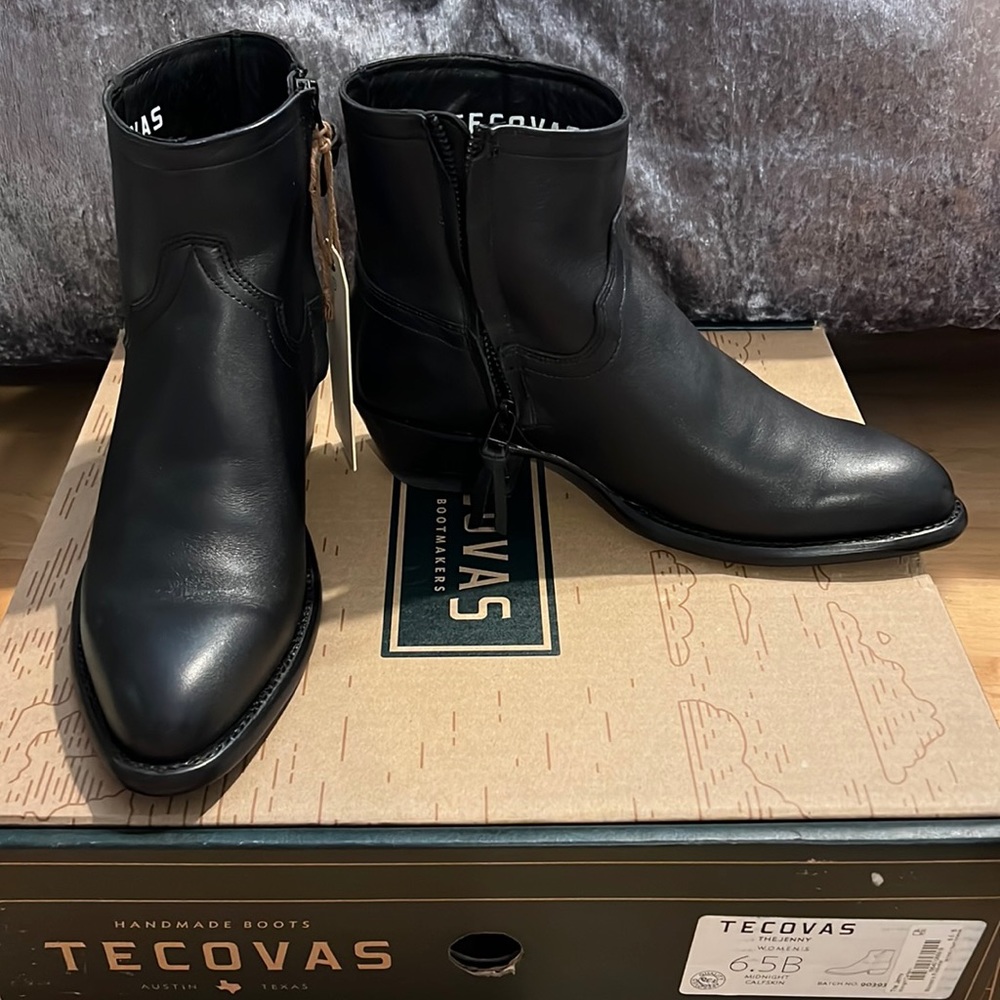 Tecovas The Jenny Midnight Calfskin size 6.5